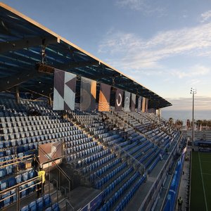 Tribune modulaire en métal pour événements sportifs en plein air - Bancs de football - Durable, facile à assembler, personnalisable - Product Image 2