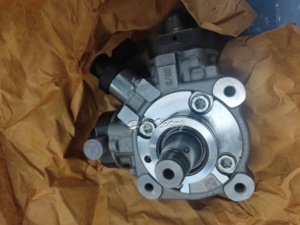 Haoxiang 0445010611 0 445 010 611 ricambi Auto pompa carburante universale Pila de Bomba de combustibile per Audi A4 A5 A6 A8 <span class=keywords><strong>2.7</strong></span> 3.0 <span class=keywords><strong>Tdi</strong></span> - Product Image 3