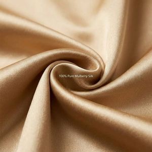 Masque de sommeil de luxe 100 % soie de mûrier, taie d'oreiller, chouchou et bandeau |   Ensemble cadeau de voyage certifié Oeko-Tex pour femmes - Product Image 2