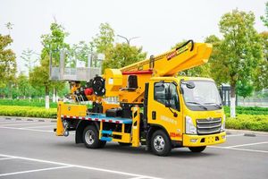 Camión con Plataforma Aérea Foton de 30m 4*2 para Mantenimiento de Alumbrado Público en África - Product Image 2