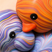 Jouet Squishy Canard Arc-en-ciel, Bec Orange, Motif Ondulé Coloré, Figurine Mignonne, Cadeau pour Enfants et Adultes, Article de Magasin de Nouveautés