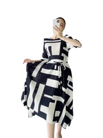 2023 robe à carreaux noir et blanc impression numérique grande taille robes décontractées pour femmes (avec ceinture) robes plissées pour femmes
