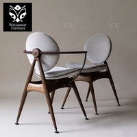 Silla de Comedor de Madera Maciza de Lujo con Asiento Tapizado en Cuero, Reposabrazos de Latón, Silla de Comedor Moderna de Diseño para Restaurante