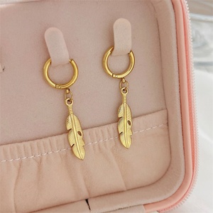 Wholesale Stainless Steel Personalized Jewelry 18k Gold Plated c Shape <b>Stud</b> <b>Earrings</b> - Product Image 3