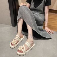 Summer Joker Net Red pour Pantoufles pour Femmes New Korean Family Daisy Bathroom Beach Shoes Non-Slip Floral Design