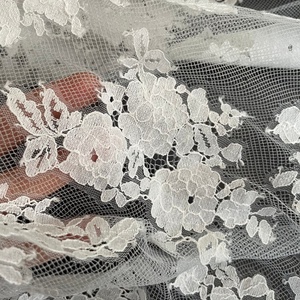 Tessuto bianco avorio del <span class=keywords><strong>pizzo</strong></span> delle ciglia francesi <span class=keywords><strong>con</strong></span> il <span class=keywords><strong>bordo</strong></span> smerlato per il vestito da sposa - Product Image 6