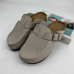 Birkenstocks en cuir véritable, sabots à bout ouvert, mules, sandales plates, doublure en fourrure véritable, semelle en liège, tendance de la mode, toutes saisons, intérieur/extérieur - Product Image 2