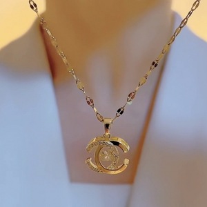 Collana in bambù Double C Creative, nuova, consigliata da Xiaohongshu, di lusso leggero, di tendenza, bestseller, regalo di San Valentino, ciondolo di nicchia - Product Image 3