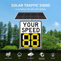 Panneaux de signalisation routière numériques à LED solaires en aluminium et fer, personnalisables, haute visibilité, avec mesure de vitesse par radar