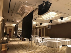 300 <span class=keywords><strong>inch</strong></span> 16:9 màu đen treo lên Bộ dụng cụ nhanh chóng gấp chiếu nhanh gấp Màn hình máy chiếu - Product Image 3