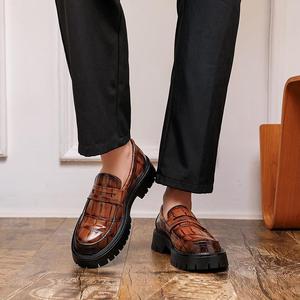 Mocassini da Uomo con Suola Goffrata e Plateau, Scarpe Comode per Uso Quotidiano e Attività all'Aperto - Product Image 1