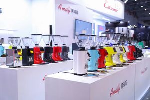 Moulin à café professionnel Amalfi <span class=keywords><strong>AF83</strong></span> conçu pour l'excellence, avec meules plates en titane de 83 mm - Product Image 4