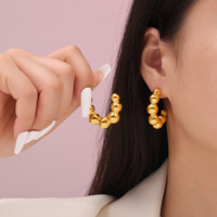 Aros Versátiles en Forma de C con Diseño Geométrico Simple de Acero Inoxidable Vintage, con Bola Pequeña y Degradado, Chapados en Oro de 18K para Mujer