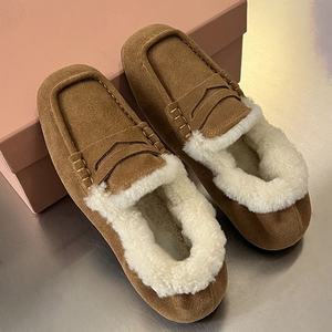 Zapatos informales marrones de lujo para mujer de marca Original MIUS, zapatos de felpa y cálidos antideslizantes, zapatos planos cálidos de gamuza para mujer - Product Image 1
