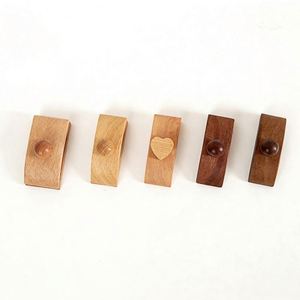 Wholesale Beech <b>Wood</b> Wall Mount Clamp <b>Hook</b> Wooden <b>Coat</b> Clip for Home Decor - Product Image 2
