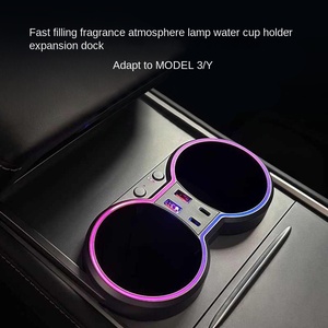 Nueva perilla de fragancia de aire de concentrador USB de carga rápida para Tesla Model 3 Y portavasos de consola central de coche multipuerto con luz RGB - Product Image 2