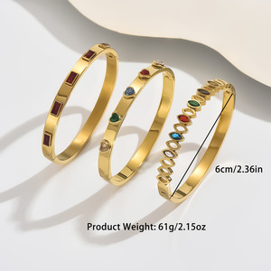Bracelet élégant pour femme en acier inoxydable avec pierres précieuses colorées et <span class=keywords><strong>bande</strong></span> <span class=keywords><strong>dorée</strong></span>. Collier en acier inoxydable pour femmes. - Product Image 4