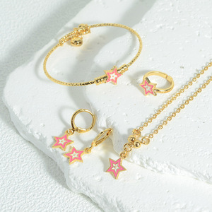 Set di <span class=keywords><strong>Gioielli</strong></span> per Bambine a Forma di Cuore e Stella, 4 Pezzi: Collana, Braccialetto, Orecchini e Anello, Regalo per Feste - Product Image 5
