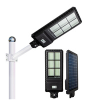 Lampadaires solaires de parking à angle réglable de haute qualité 60w 120w 180w pour l'extérieur