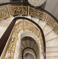 Premium Maßgefertigtes Vergoldetes Kupfer-Kunstgeländer mit Geschnitzter Gebogener Treppe im Europäischen Stil, Rostbeständig für Luxus-Villen und Hotels