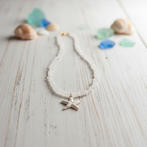 Elegante <span class=keywords><strong>Collana</strong></span> Nera <span class=keywords><strong>con</strong></span> Cristalli <span class=keywords><strong>e</strong></span> Ciondolo a Stella Dorata, Fatta a Mano <span class=keywords><strong>con</strong></span> <span class=keywords><strong>Perline</strong></span> di Vetro Raffinate, Perfetta Girocollo Invernale per Donna, Idea Regalo - Product Image 2