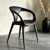 Chaise de salle à manger modulaire haut de gamme MULIGNA avec cadre en bois massif, accoudoirs et dossier rembourrés pour salon, hôtel, restaurant