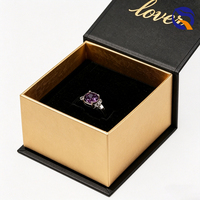 Caja de Anillo de Lujo con Inserto de Terciopelo Negro y Logotipo en Lámina Dorada, con Superficie en Relieve, Aceptada por OEM