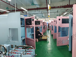 <span class=keywords><strong>Precio</strong></span> de fábrica Venta Comercial Automático Mejor Máquina Expendedora de helados Robot Brazo Máquina Expendedora de helados para niños - Product Image 5