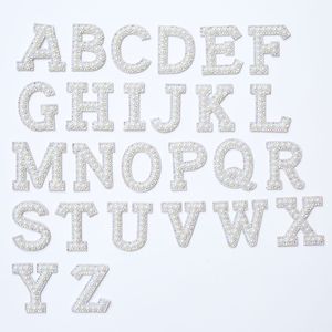 <span class=keywords><strong>Apliques</strong></span> de <span class=keywords><strong>Tela</strong></span> No Tejida con Letras Inglesas de Cristal y Perlas de Imitación Selina, <span class=keywords><strong>para</strong></span> Sombreros, Bolsos, Zapatos, Adhesivos <span class=keywords><strong>para</strong></span> Prendas, 26 Letras - Product Image 1
