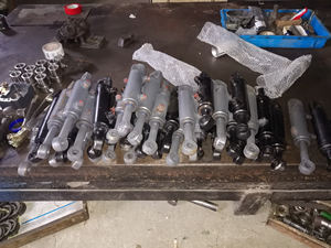 테웨이 DTH 드릴 장비 암반 천공 다운더홀 로터리 스윙 실린더 전기 도금 블랙 애쉬 중국산 30mm 드릴링 - Product Image 2