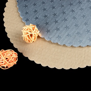 Base para Pastel Redonda con Borde Festoneado Plateado, Corrugada, Personalizada, con Laminado Mate, 6mm 12mm - Product Image 2