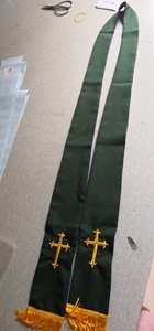 Giáo Sĩ đảo ngược lấy trộm với chữ thập và tua đỏ và đen - Product Image 2