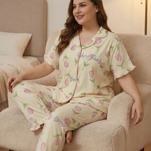 Set <span class=keywords><strong>Pigiama</strong></span> Estivo da <span class=keywords><strong>Donna</strong></span> <span class=keywords><strong>Taglie</strong></span> Forti ODM OEM, Due Pezzi Floreali Stampati Traspiranti con Bottoni Frontali e Maniche Corte - Product Image 1