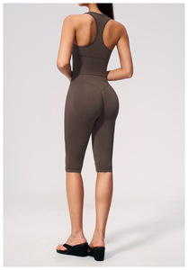 Ensemble de yoga sans couture pour femme : Leggings, shorts sexy, capri, body de fitness, soutien-gorge de sport, débardeur de sport - Product Image 6