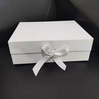 Boîte en papier cadeau magnétique rigide imprimé avec ruban FSC logo personnalisé aimant à clapet noir pliable rangement cadeau d'anniversaire en carton