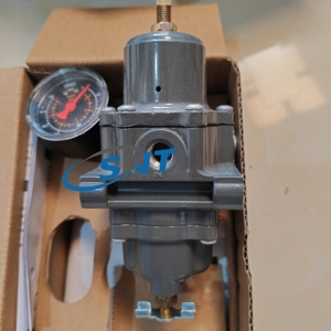 Régulateur de pression d'oxygène Fisherr FS-67CFR-226 à bon prix avec manomètre, filetage NPT, alliage d'aluminium, 125 psi - Product Image 1