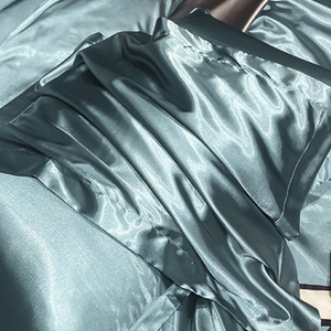 Nhà Máy Cung Cấp Bán Buôn Sang Trọng Lụa Giường Phẳng Tấm Lụa Bộ Đồ Giường Bốn Mảnh Lụa Tấm Ga Giường Vua Nữ Hoàng Kích Thước - Product Image 3