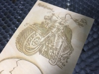 Petite machine de gravure au laser CO2 4040 50w 60w pour étui de téléphone stylo