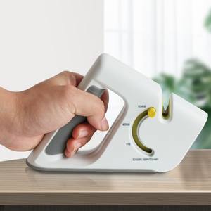 Afilador de cuchillos manual 4 en 1 de Ningbo Yuyao, afilador de tijeras con múltiples grados de afilado, regalo para el hogar, para uso en la cocina. - Product Image 4