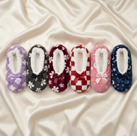 Chaussons d'intérieur en polaire pour femmes, de qualité supérieure, antidérapants, thermiques, doux, avec détail de revers en peluche, pour un usage quotidien