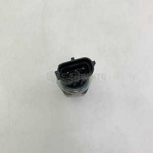 Sensor de Baja Presión para Excavadora 7861-93-1840 con Montaje Roscado para PC200 PC220 PC240 PC360 8 - Product Image 3