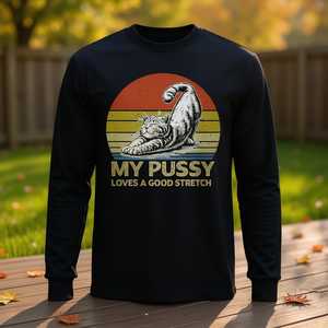 Camiseta de Manga Larga Unisex con Cuello Redondo y Estampado de Serigrafía para Actividades Promocionales: Mi Perra Adora un Buen Estiramiento - Product Image 3