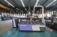 Machine de gravure et de découpe CNC 2030 2000x3000mm polyvalente pour le bois, le métal et l'acrylique