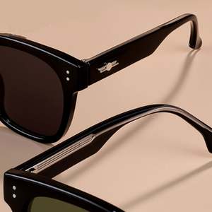 Lunettes de soleil polarisées carrées vertes tendance 2025 avec logo personnalisé pour hommes et femmes, avec rivets, en acétate, pour la conduite - Product Image 6