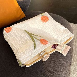 Bolsa de Maquillaje con Diseño de Tulipanes, Bolsa de Almacenamiento Portátil de Viaje, Gran Capacidad, Bordada, de Fábrica con Certificación BSCI - Product Image 3
