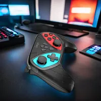 Manette de jeu sans fil PG-SW018 de style classique avec moteur de vibration, bouton Turbo et touches LED noires pour usage commercial