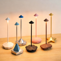 Lampe de table LED sans fil rechargeable à intensité variable Veilleuse tactile écologique Design simple pour chambre à coucher Décoration portable Maison