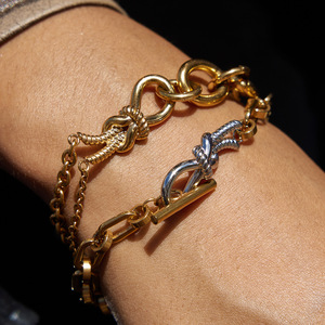 Dichiarazione <span class=keywords><strong>Old</strong></span> Money Style oro argento bicolore in acciaio inossidabile Chunky catena a maglie avvolto nodo Charm a forma di croce bracciale bracciale - Product Image 1