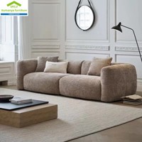 Canapé d'angle en tissu trois places style rétro français marron crème, avec rembourrage confortable en éponge, idéal pour salles de sport, hôtels, appartements et salons.