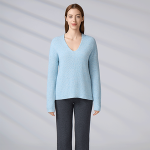 ผู้ผลิตเสื้อถักไหมพรม เสื้อไหมพรมคอวีทรงหลวม สีฟ้าอ่อน สไตล์ลำลอง สำหรับผู้หญิง ฤดูใบไม้ร่วง ฤดูหนาว แบบสั่งทำพิเศษ - Product Image 5